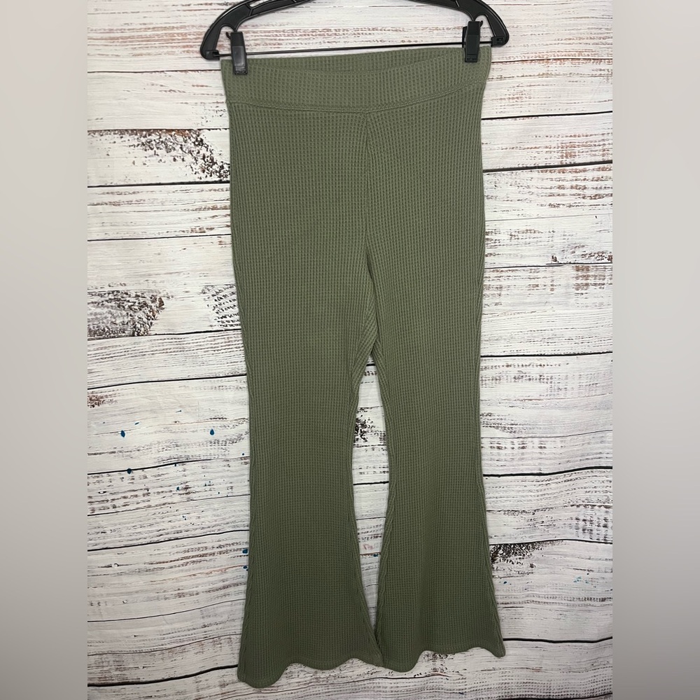 Aerie High Waist Waffle Knit Pull On Medium Flare Pant Womens Green